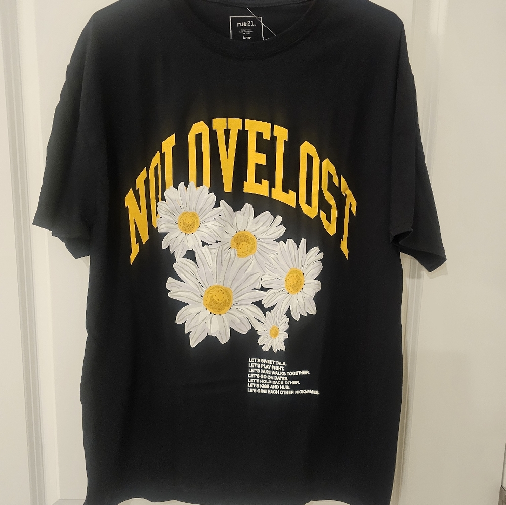 WOMEN'S RUE21 BLACK SHORT SLEEVE TEE SHIRT.  "NO LOVE LOST) SIZE LARGE.  NWT.